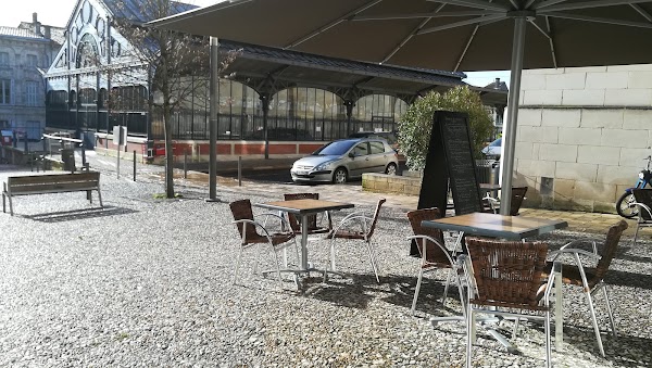 Restaurant Café Brasserie Du Marché à Jonzac, France