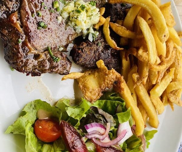 Restaurant Café Brasserie Du Marché à Jonzac, France