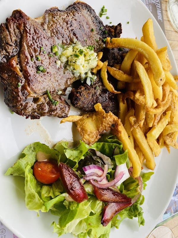 Restaurant Café Brasserie Du Marché à Jonzac, France