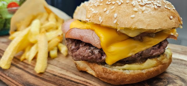 Restaurant Café Dup’s à Cabrières-d'Avignon, France