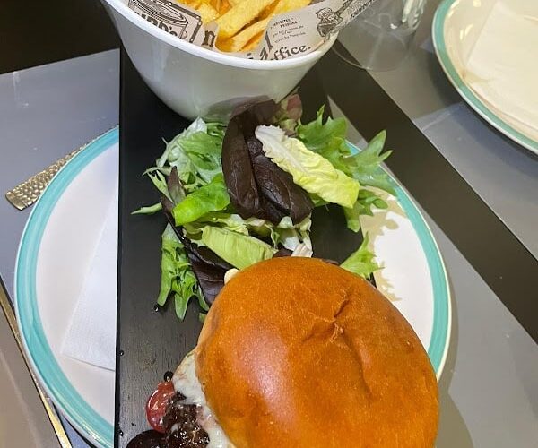 Restaurant Chameau-Nix à Drancy, France