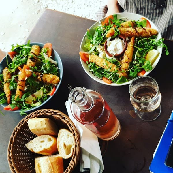 Chez Agnes – Restaurant Au bord de l’eau à Pantin, France