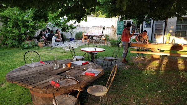Restaurant Chez Gigi à Pommiers-Moulons, France