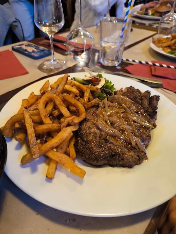 Restaurant Chez Gigi à Pommiers-Moulons, France