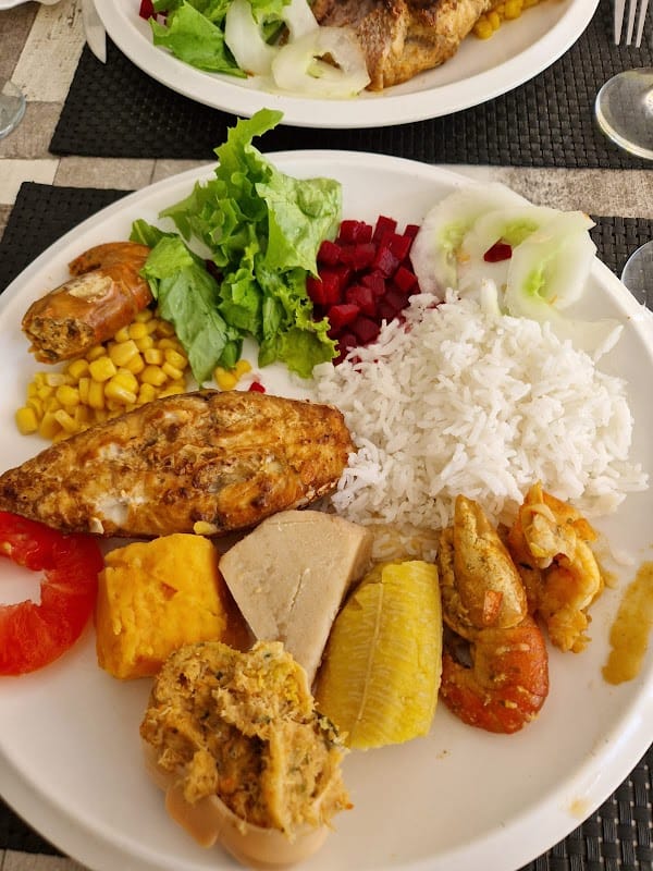 Restaurant Chez Mamilo au super U Maubec à Maubec, France