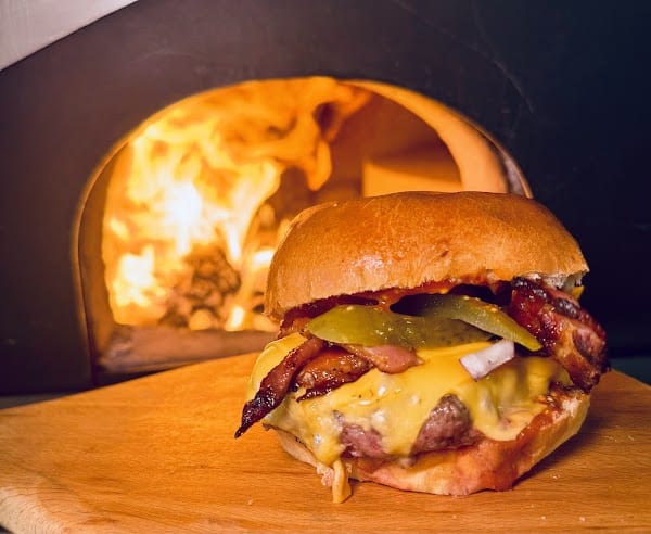 Restaurant Chez Matteo pizza burger à emporter à Le Porge, France