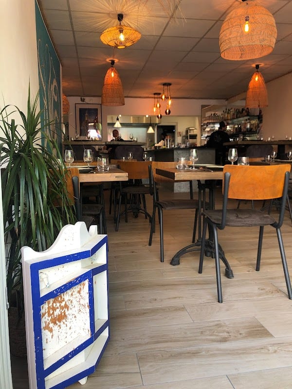 Chez Papé Frezal – Restaurant de Poissons à Le Grau-du-Roi, France