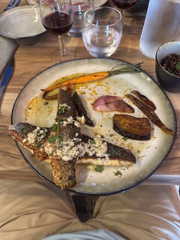 Chez Papé Frezal – Restaurant de Poissons à Le Grau-du-Roi, France