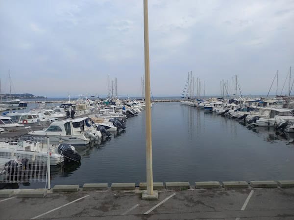 Restaurant Club House Martigues – Les flots bleus à Martigues, France