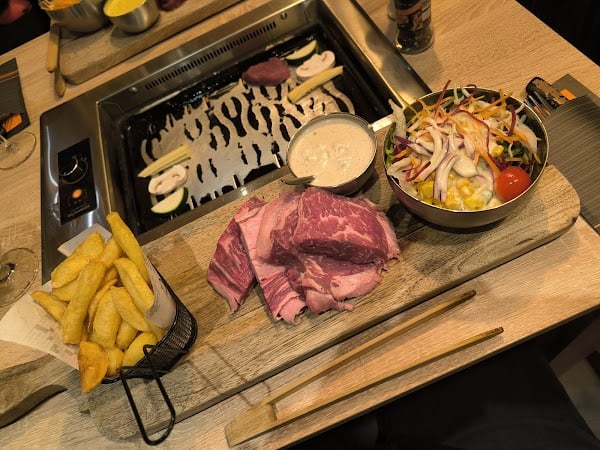 Restaurant Cook’n Grill à Ciney, Belgique