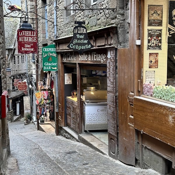Restaurant Crêperie La Cloche à Le Mont-Saint-Michel, France