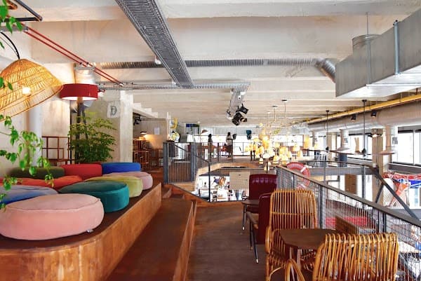 Restaurant DOCK B à Pantin, France