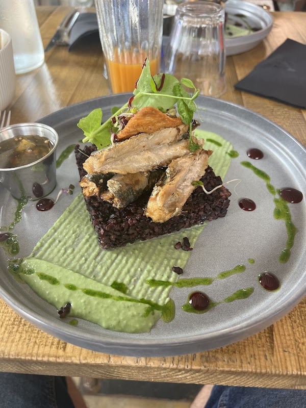 Restaurant Du Pain sur la Planche à Maubec, France