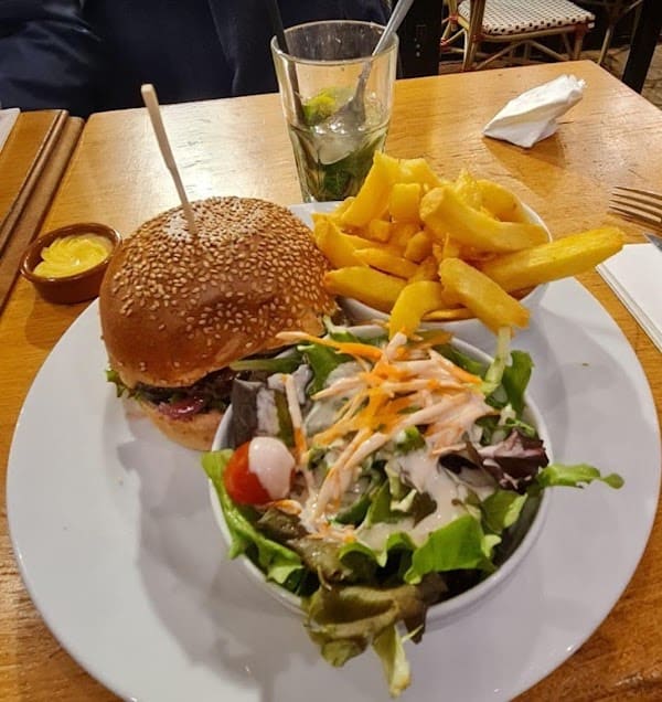 Restaurant Eau Canal à Pantin, France