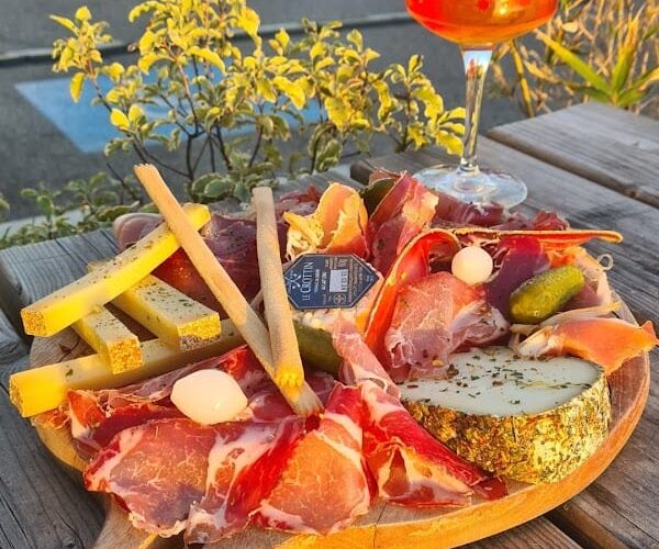 Restaurant 𝗟𝗘 𝗟𝗔𝗣𝗦𝗨𝗖𝗘 𝗜𝗦𝗧𝗥𝗘𝗦 à Istres, France