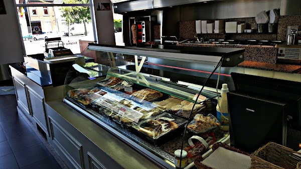 Restaurant Friterie Carnieroise à Morlanwelz, Belgique