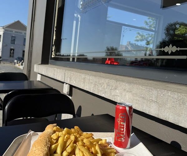 Restaurant Friterie Carnieroise à Morlanwelz, Belgique