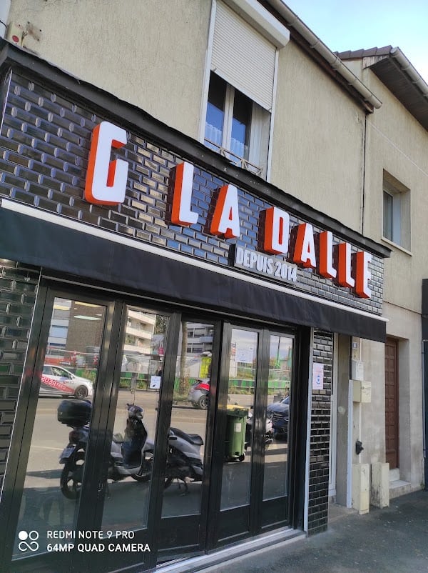Restaurant G La Dalle à Bobigny, France