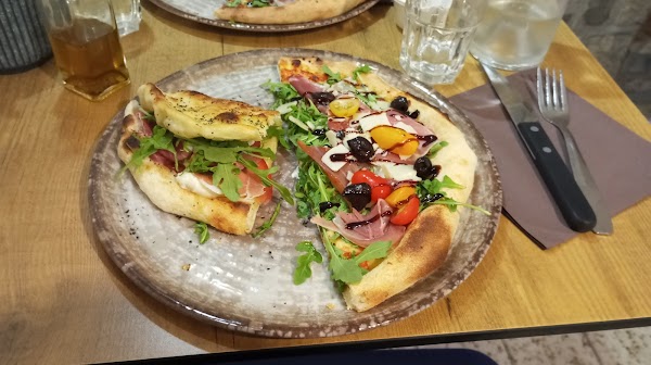 Restaurant Giuseppina Pizzeria à Millau, France