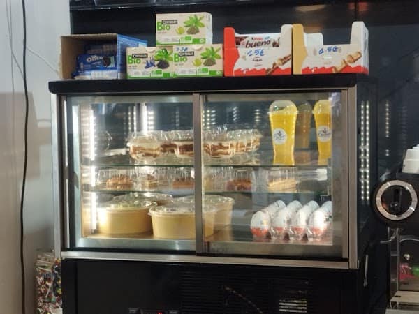 Restaurant Golden Fried Chicken à Pantin, France