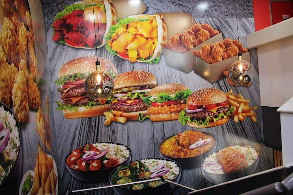 Restaurant Golden Fried Chicken à Pantin, France