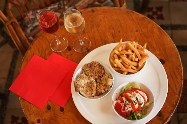 Restaurant Grand Cafe de Paris à Le Grau-du-Roi, France