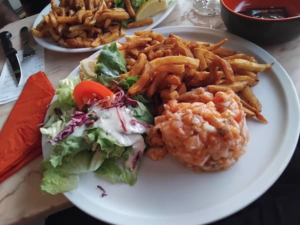 Restaurant Grand Cafe de Paris à Le Grau-du-Roi, France