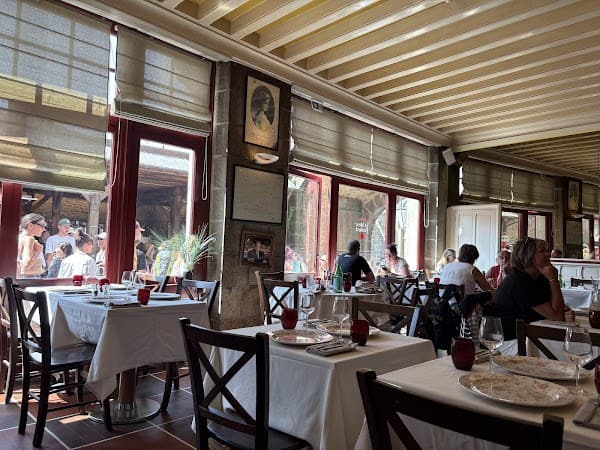 Restaurant Hotel La Mère Poulard à Le Mont-Saint-Michel, France