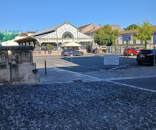 Restaurant Hôtel Les Thermes à Jonzac, France