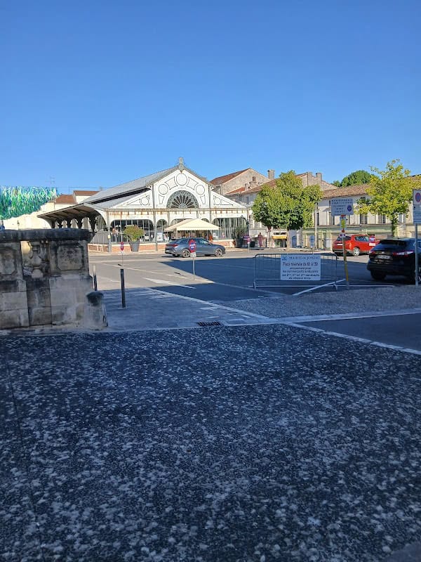 Restaurant Hôtel Les Thermes à Jonzac, France