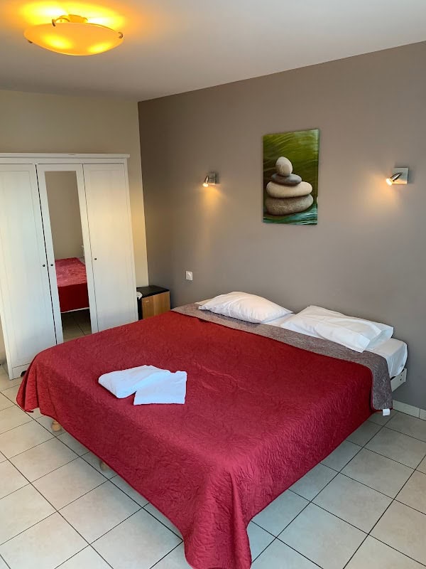 HOTEL RESTAURANT LE 108 à Jonzac, France