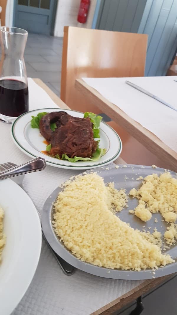 Hotel Restaurant le Bienvenu à Pantin, France