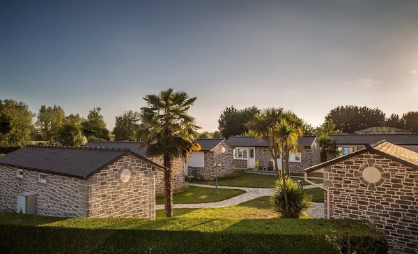 Hôtel – restaurant Les Treize Assiettes – Baie du Mont-Saint-Michel à Le Val-Saint-Père, France