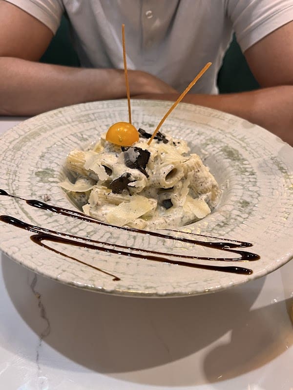 Restaurant Italian Cantine à Bobigny, France