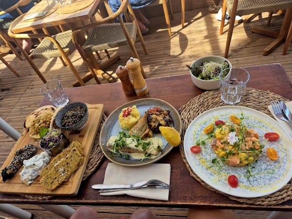 Karma Beach Bandol – Plage privée, Restaurant à Bandol, France