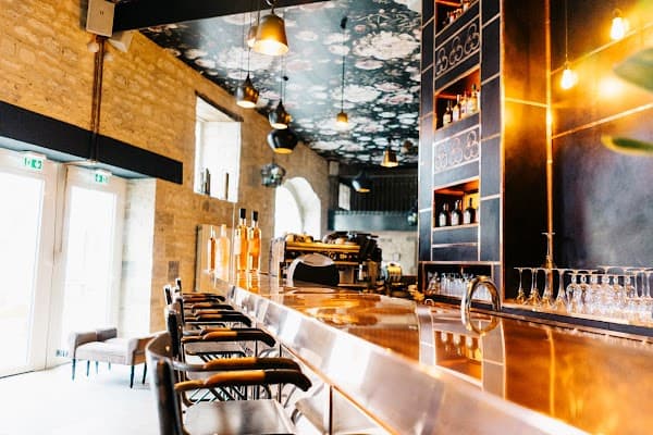 Restaurant L’ abbaye à Tonnerre, France