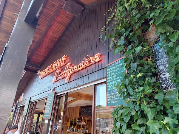 Restaurant L Ajonciere à Le Porge, France