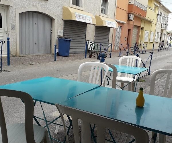 Restaurant La Barque Bleue à Le Grau-du-Roi, France