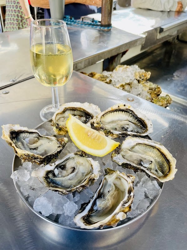 Restaurant La Barque Bleue à Le Grau-du-Roi, France