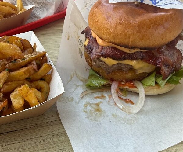 Restaurant La Cabane à Burger à Carcans, France