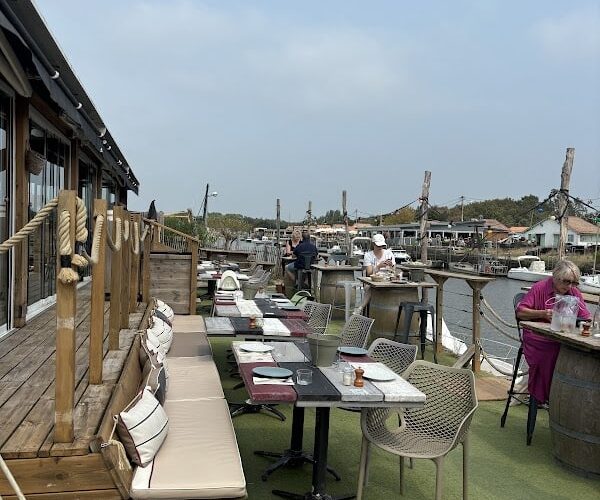 Restaurant La cabane du bout à Arès, France