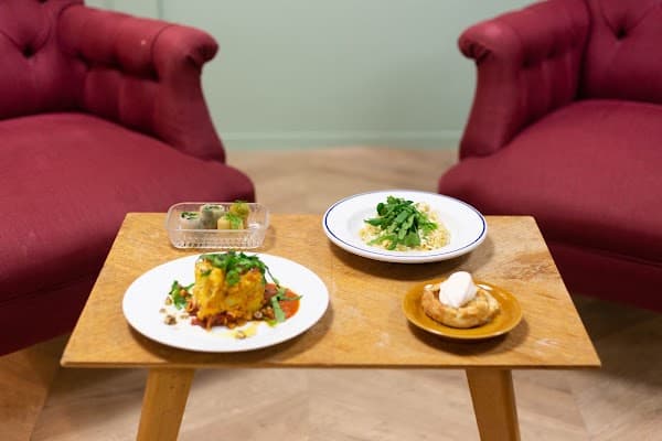 Restaurant La Cantine Pas Si Loin – Artagon à Pantin, France