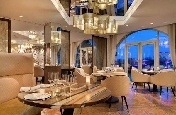 Restaurant La Côte Saint Jacques & Spa à Joigny, France