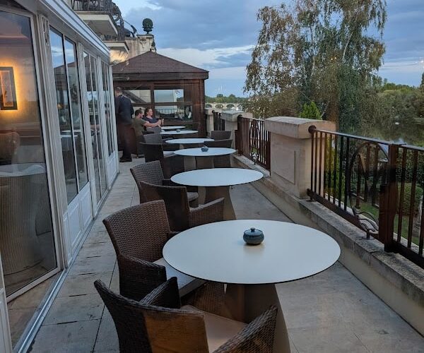 Restaurant La Côte Saint Jacques & Spa à Joigny, France