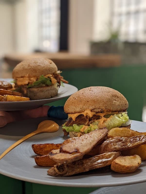 La Fabuleuse Cantine – Restaurant – Traiteur – Évènements à Saint-Étienne, France