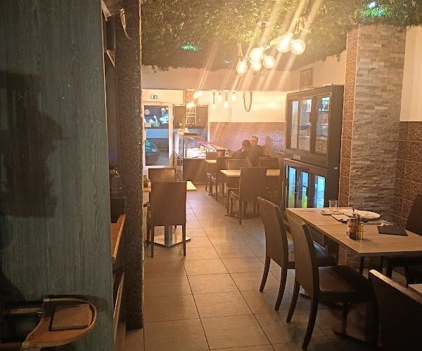 Restaurant LA FAMILLE eat à Drancy, France