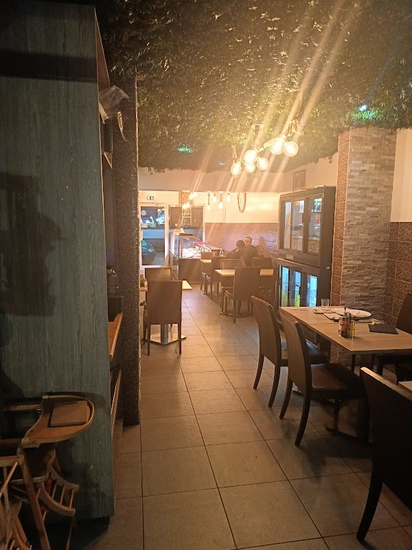 Restaurant LA FAMILLE eat à Drancy, France