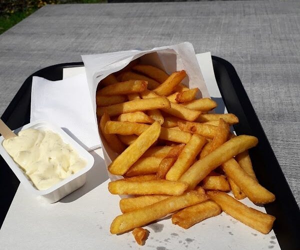 Restaurant La Fontaine aux Frites à Étalle, Belgique