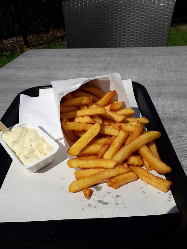 Restaurant La Fontaine aux Frites à Étalle, Belgique