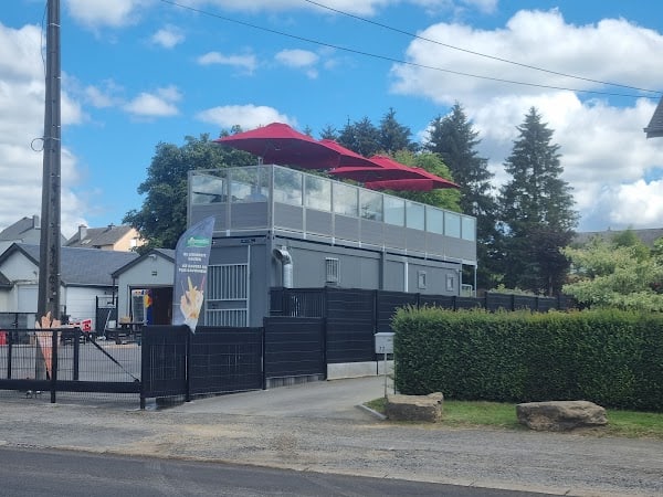 Restaurant La Fontaine aux Frites à Étalle, Belgique